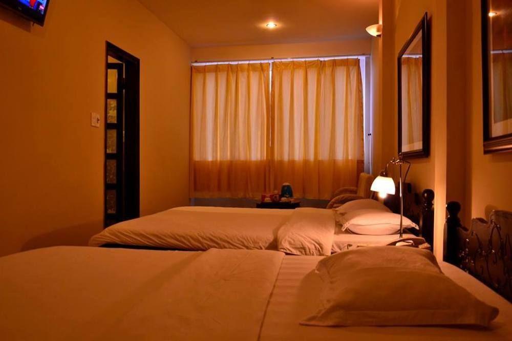 Hue Nino Hotel Екстериор снимка