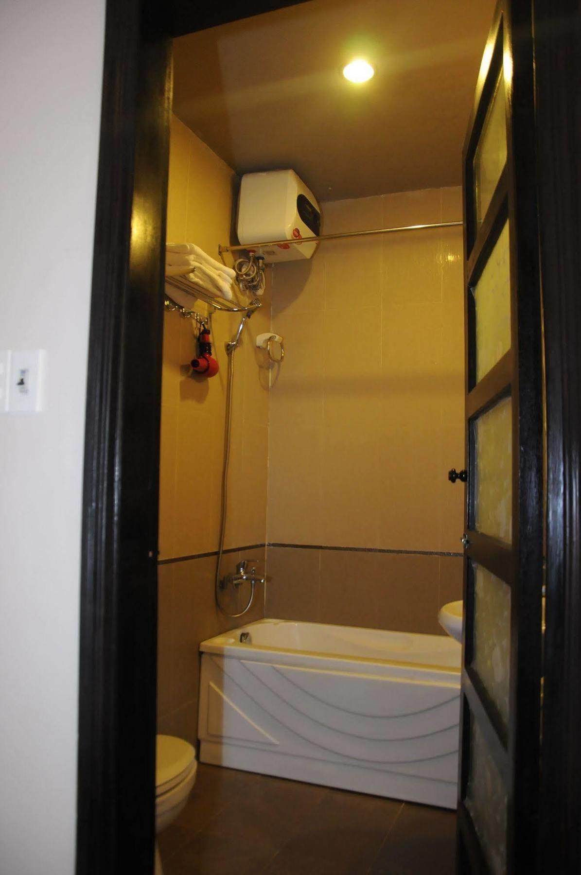 Hue Nino Hotel Екстериор снимка
