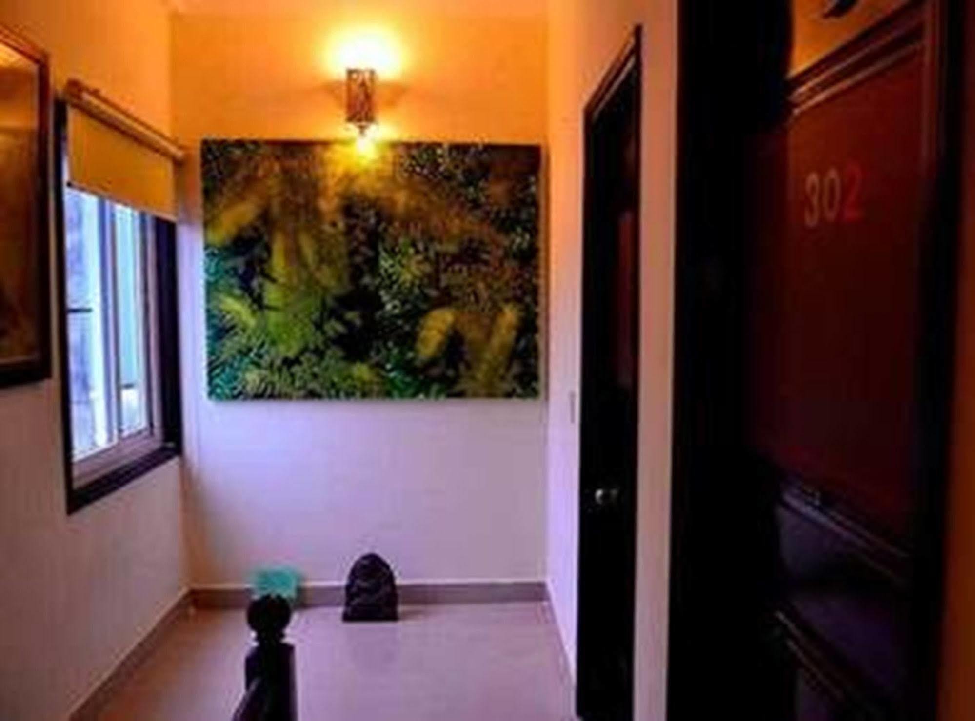 Hue Nino Hotel Екстериор снимка