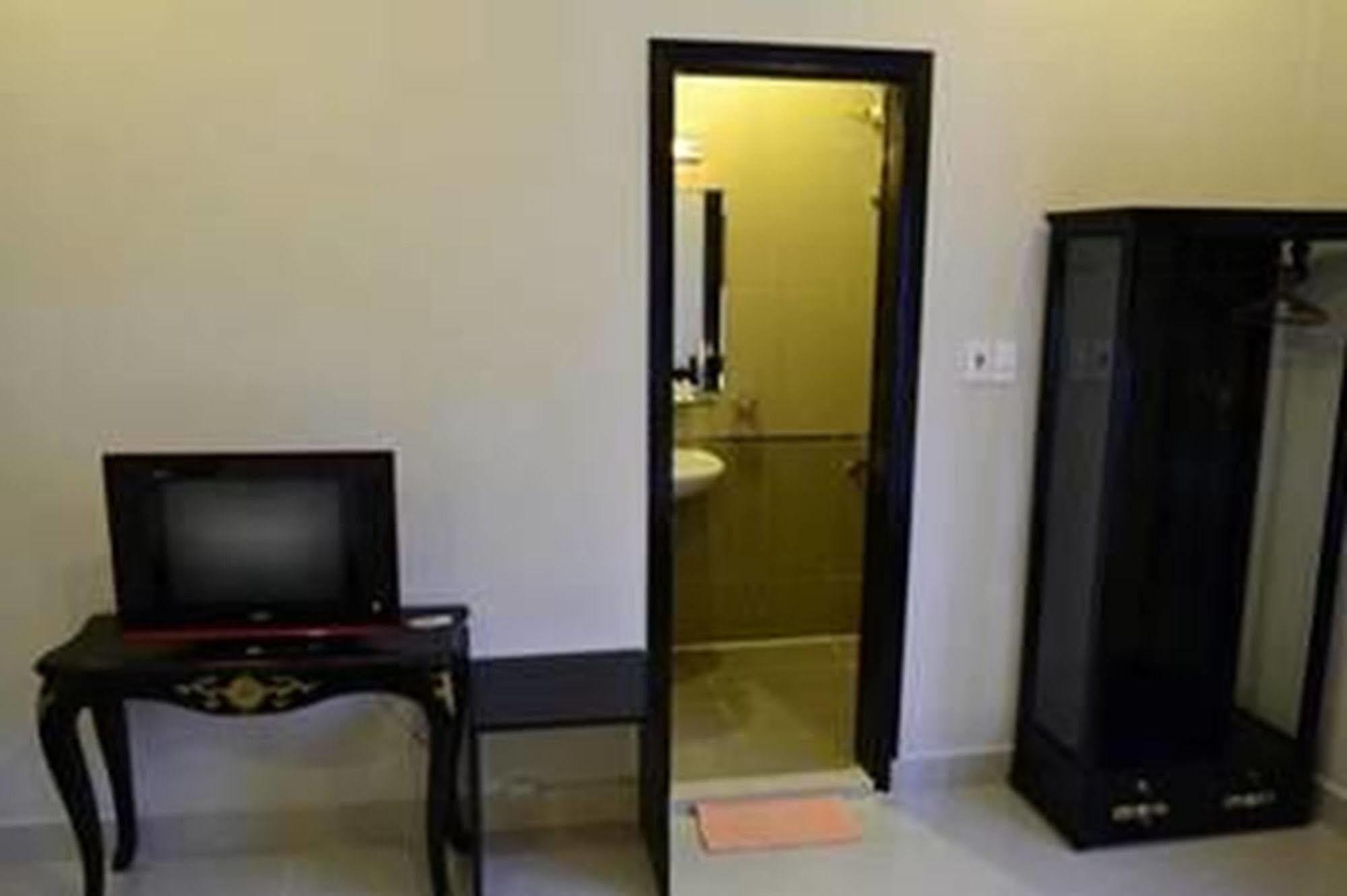 Hue Nino Hotel Екстериор снимка