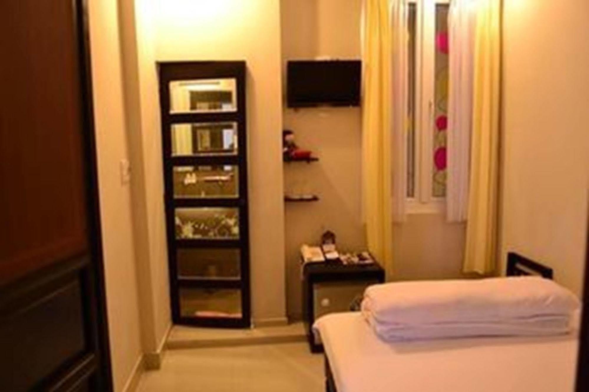 Hue Nino Hotel Екстериор снимка