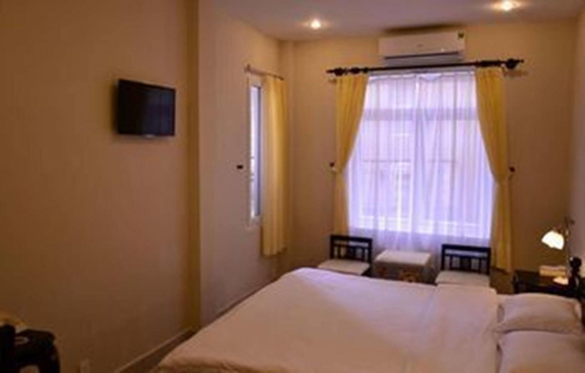 Hue Nino Hotel Екстериор снимка